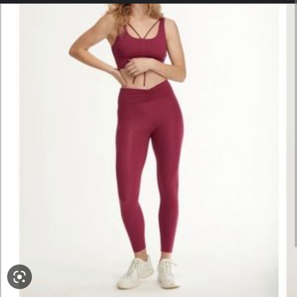 Something Navy x Bandier Jam Workout Set Sz L Bra/ Sz M Leggings